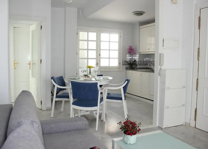 Apartment Duquesa Beach, Sea View, Pool, Wifi *